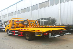 哈巴河附近拖车救援搭电